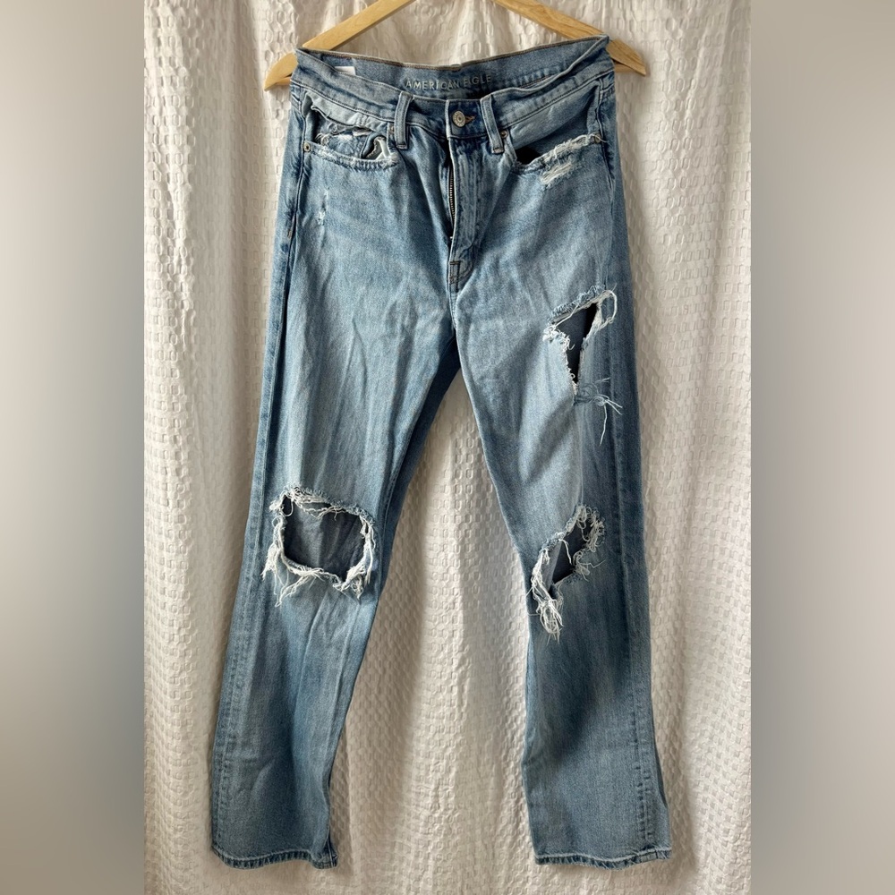 American Eagle Low Rise Baggy Straight Distressed Blue Jeans, Sz. 4